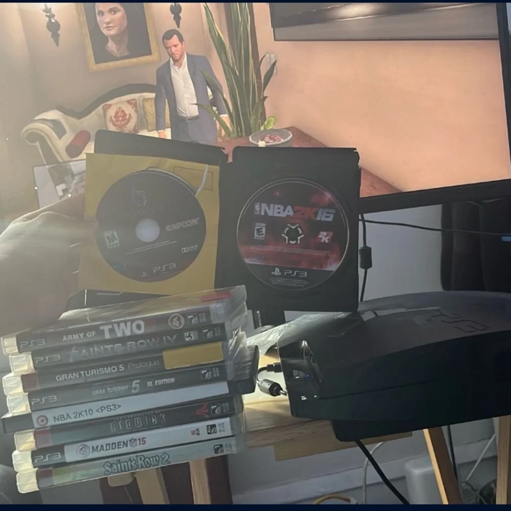 Need gone asap works fine tested comes with games and controllers (Evanston IL)